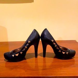 Sz 6, kickass, statement, pumps